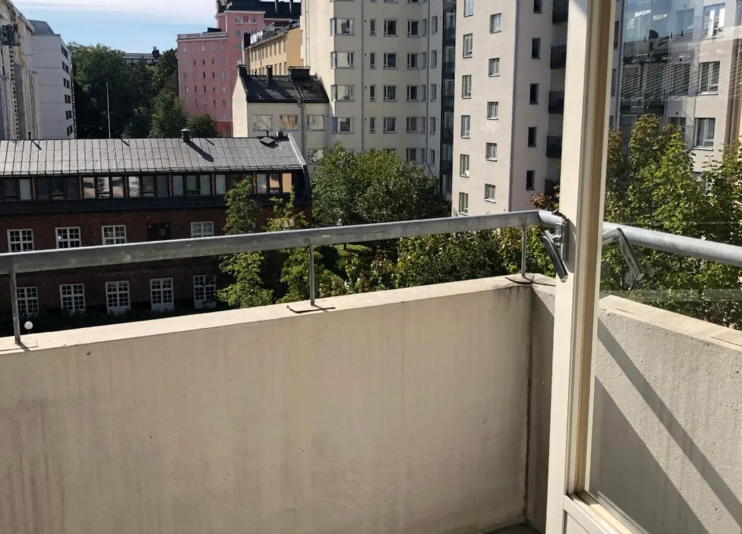 הלסינקי Top Floor One Bedroom Apartment With Balcony